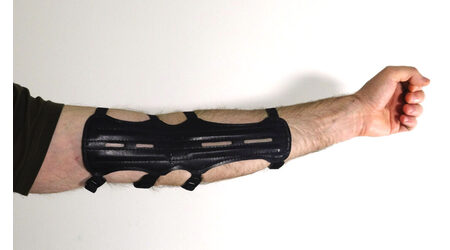 купите Крага для защиты предплечья Junxing JX107L (черная, кордура, 3 липучки) в Москве